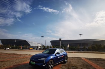 赛力斯华为智选SF5